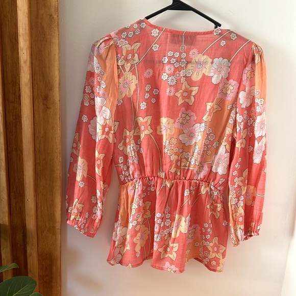 Alex and Parker Faux Wrap Floral Blouse. Size M - Picture 3 of 11